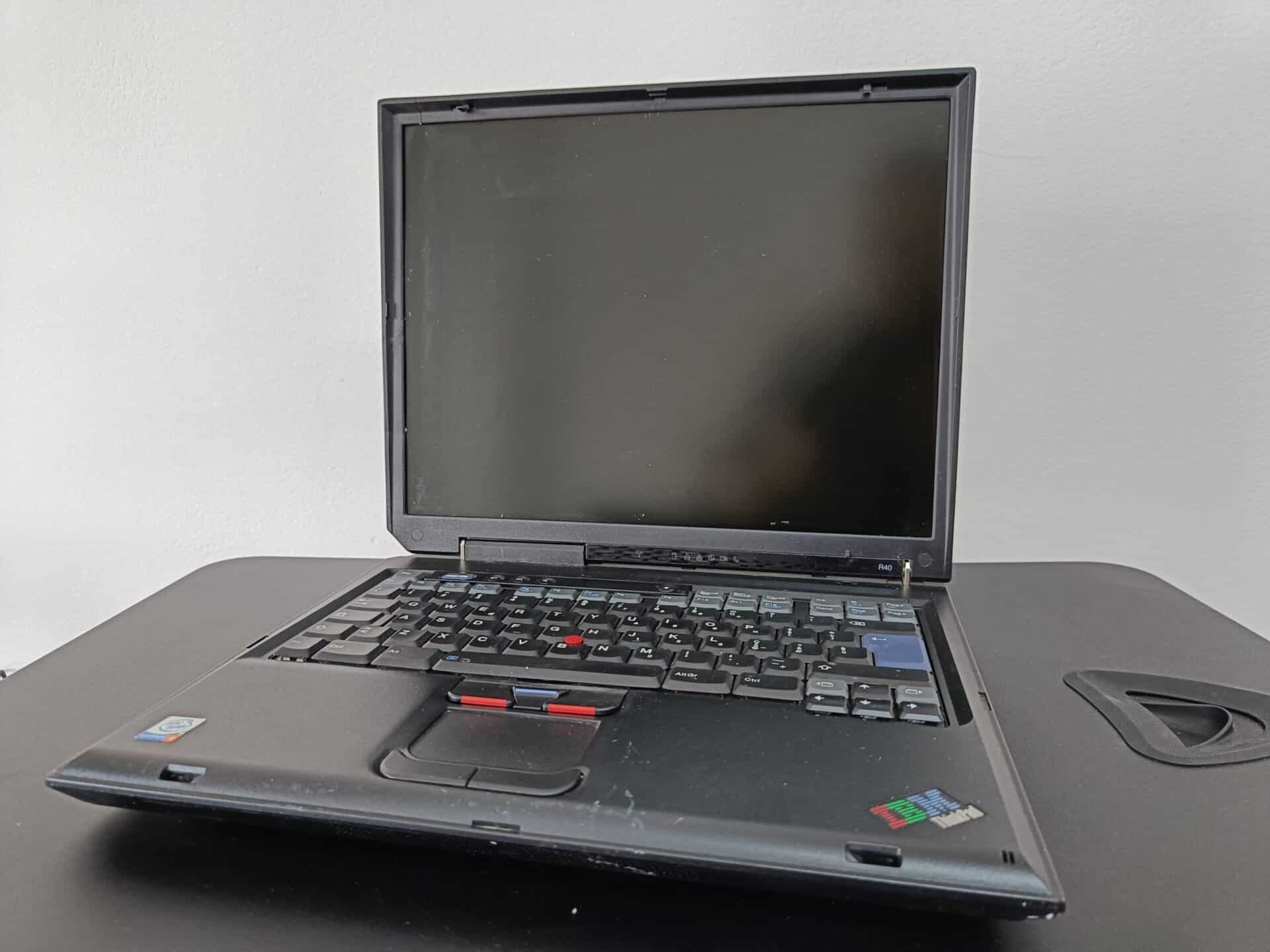 Portatile notebook R40 IBM Thinkpad Type 2681 Pentium 4 256MB ram