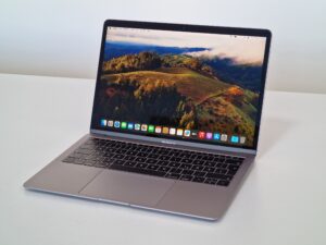 MacBook Air Retina 2019 Apple Computer portatile 13,3" 8Gb 128Gb Grigio Siderale