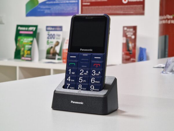 Panasonic KX-TU155EXCN Cellulare per Anziani - Pulsante SOS, Tasti Grandi